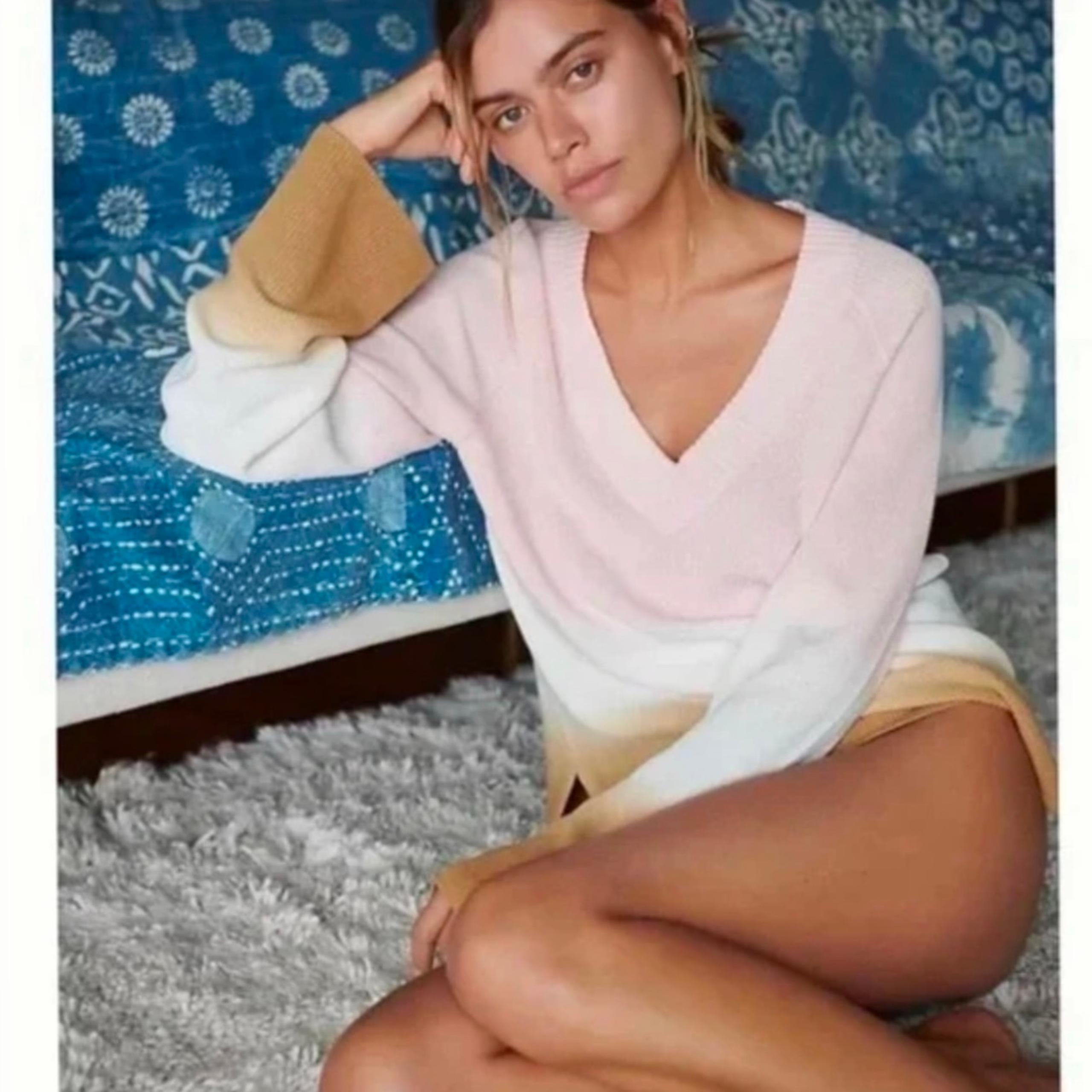Anthropologie Ombre V Neck Long Sleeve Pullover Sweater