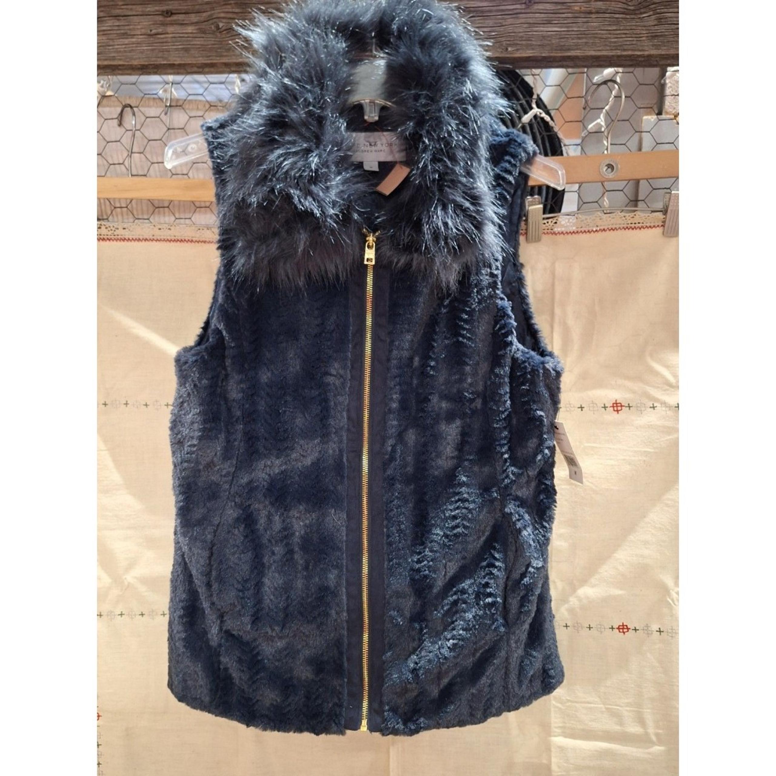 Marc New York Andrew Marc Women's BlUE  Faux Fur Vest Size M Pockets EUC NEW