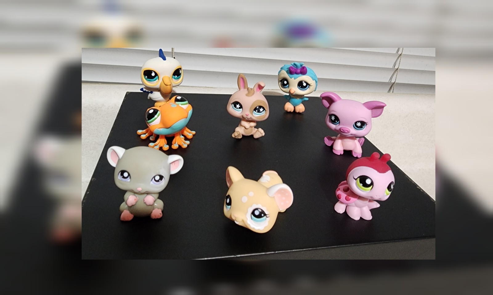 Authentic Littlest Pet Shop Bundle (8)