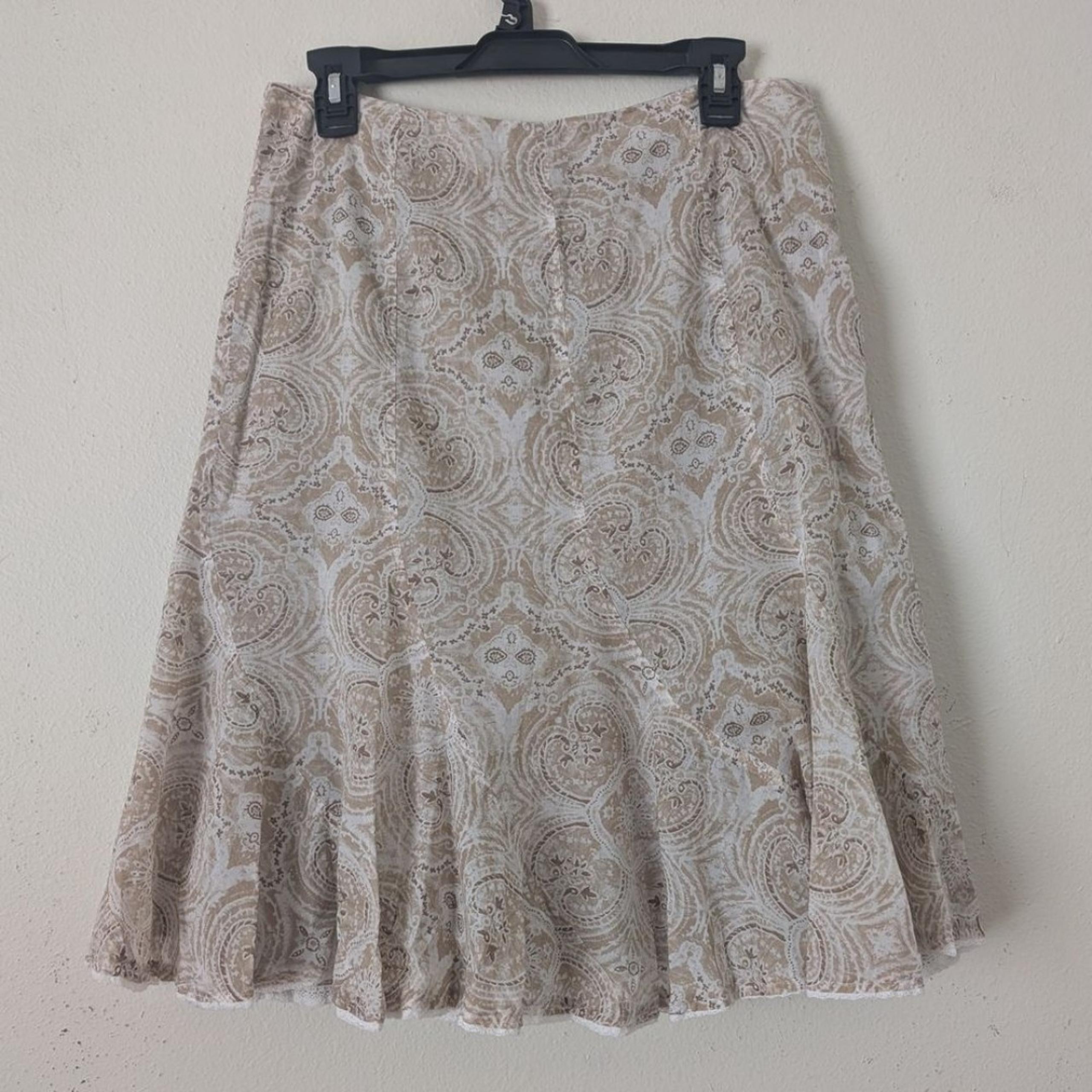 Jones New York Y2K Skirt, Size 8 Tan/White Paisley Print, Crochet Lace Trim
