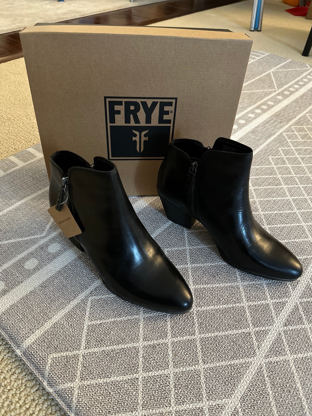 Frye Judith Double Zip Leather Bootie- Size 8.5- NWT