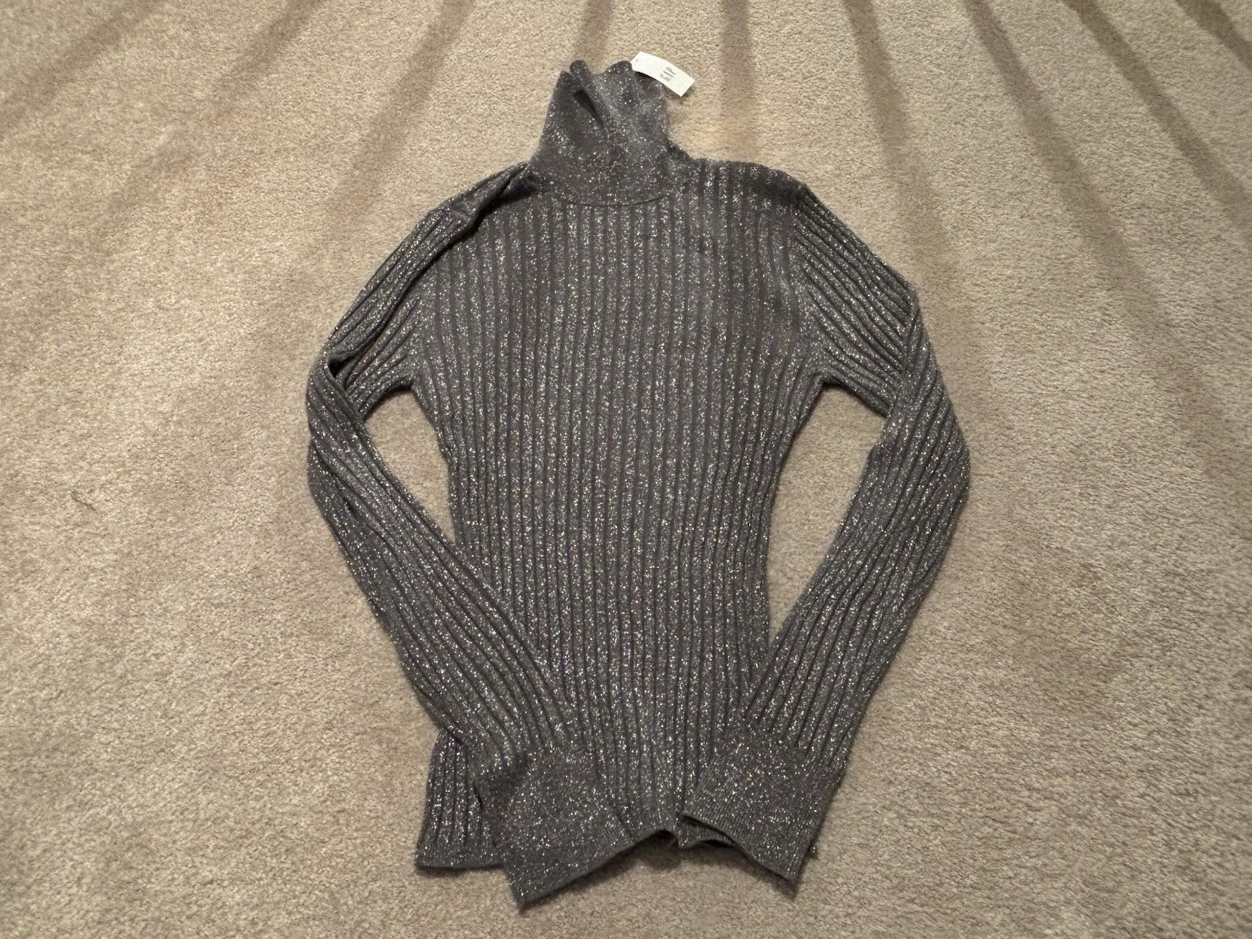 Gap Sz Medium Women’s Sweater Gray Shimmer Long Sleeves Casual Turtle Neck