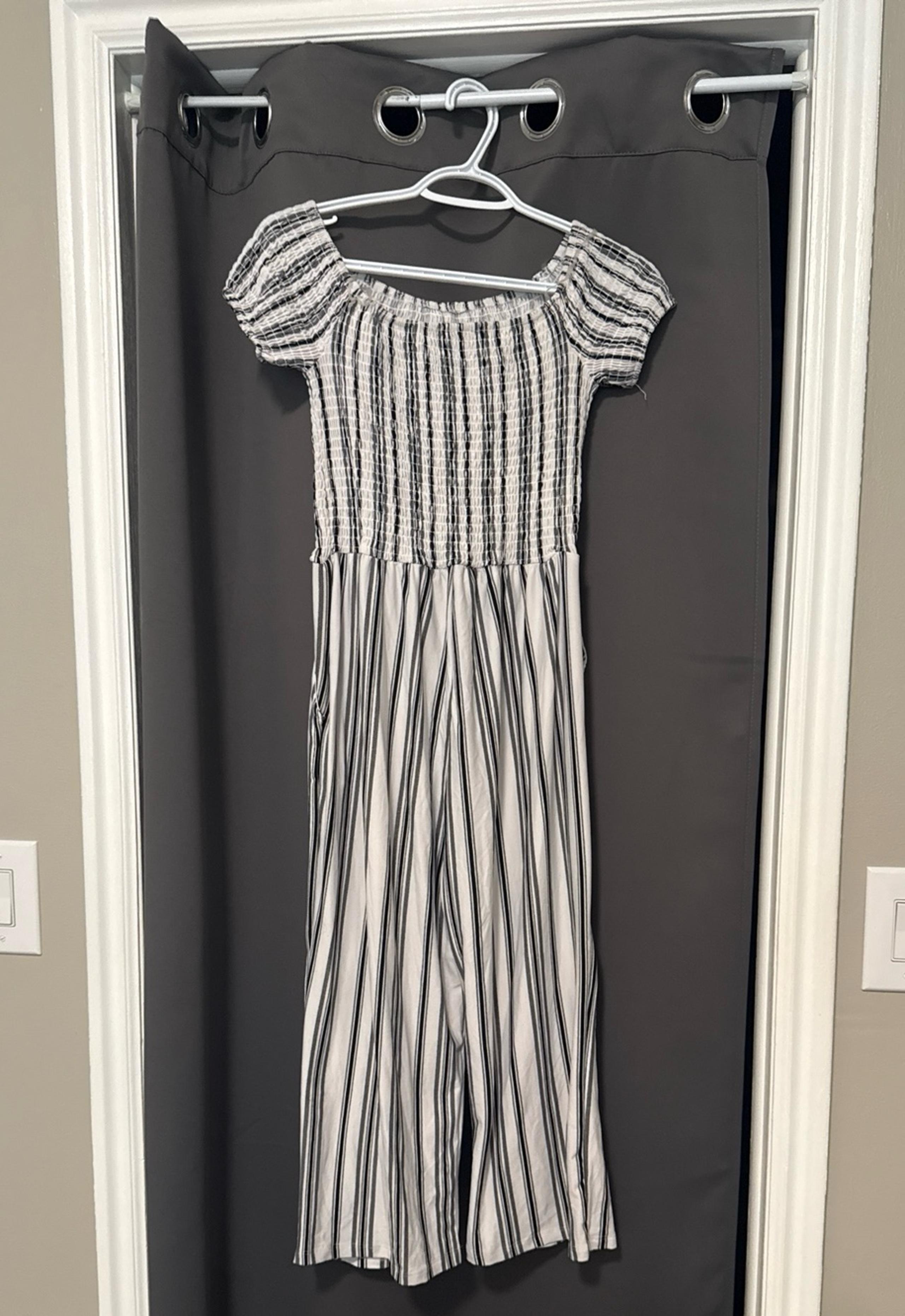 Justify Capri Jumper with pockets