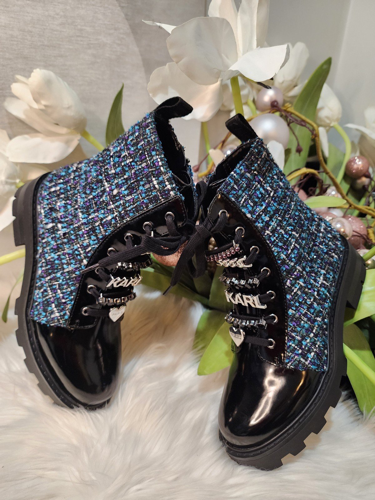 Karl Lagerfeld Paris☆メラ コンバットブーツ Products | Karl Lagerfeld Paris