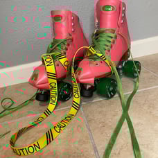 Moxi Beach Bunny Skate Bundle (Size 7)