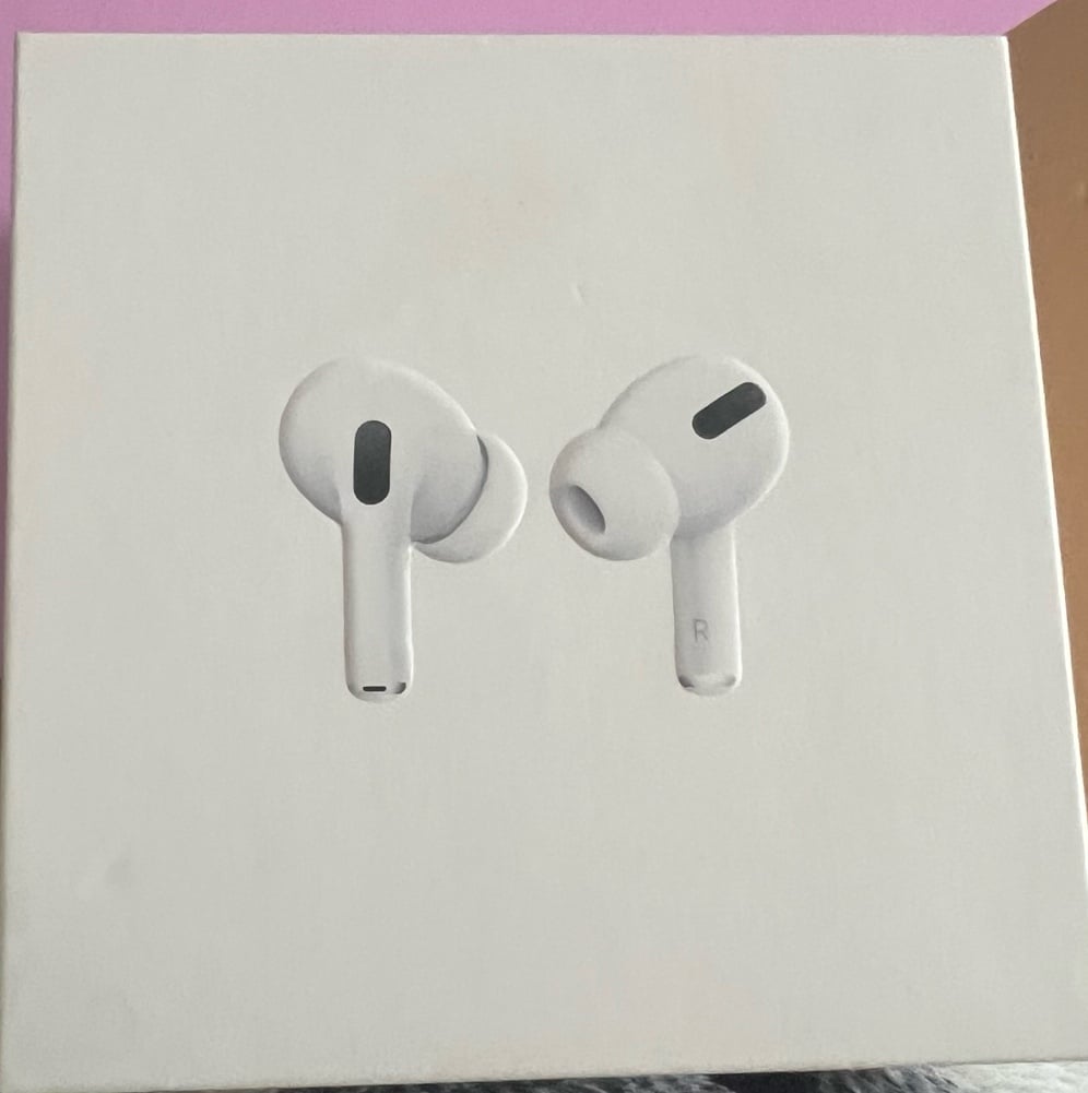 One pair of USED AirPod PROs