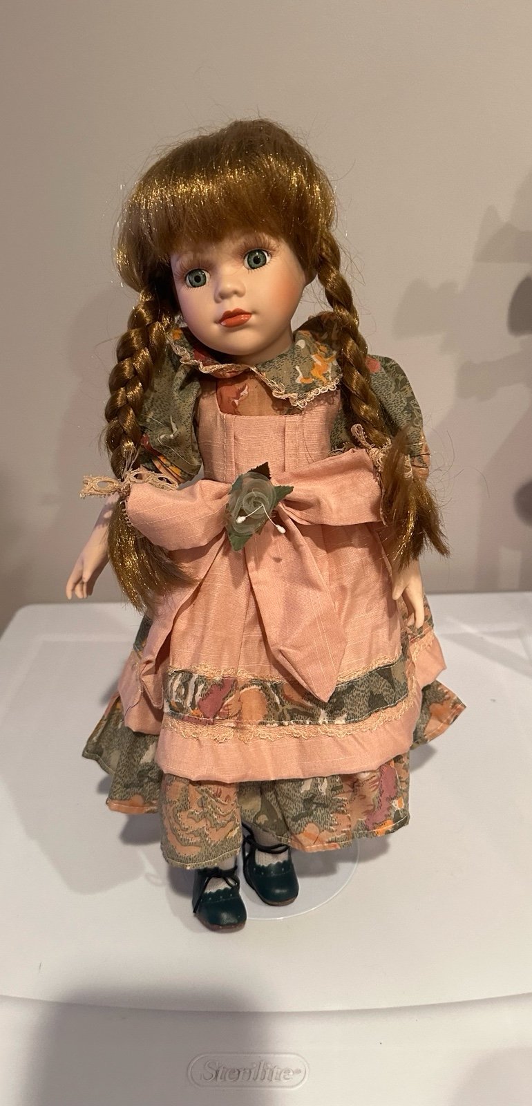 Decode 1.8 porcelain doll
