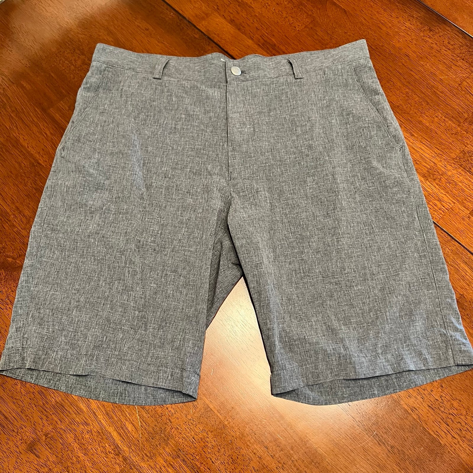 Peter Millar Men's Size 34 Iron Gray Shackleford Performance Hybrid Shorts Golf