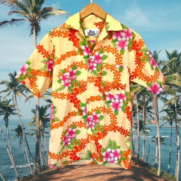 Hilo Hatties Vintage Yellow Orange Pink Aloha Unisex Button Down Shirt Sz Small