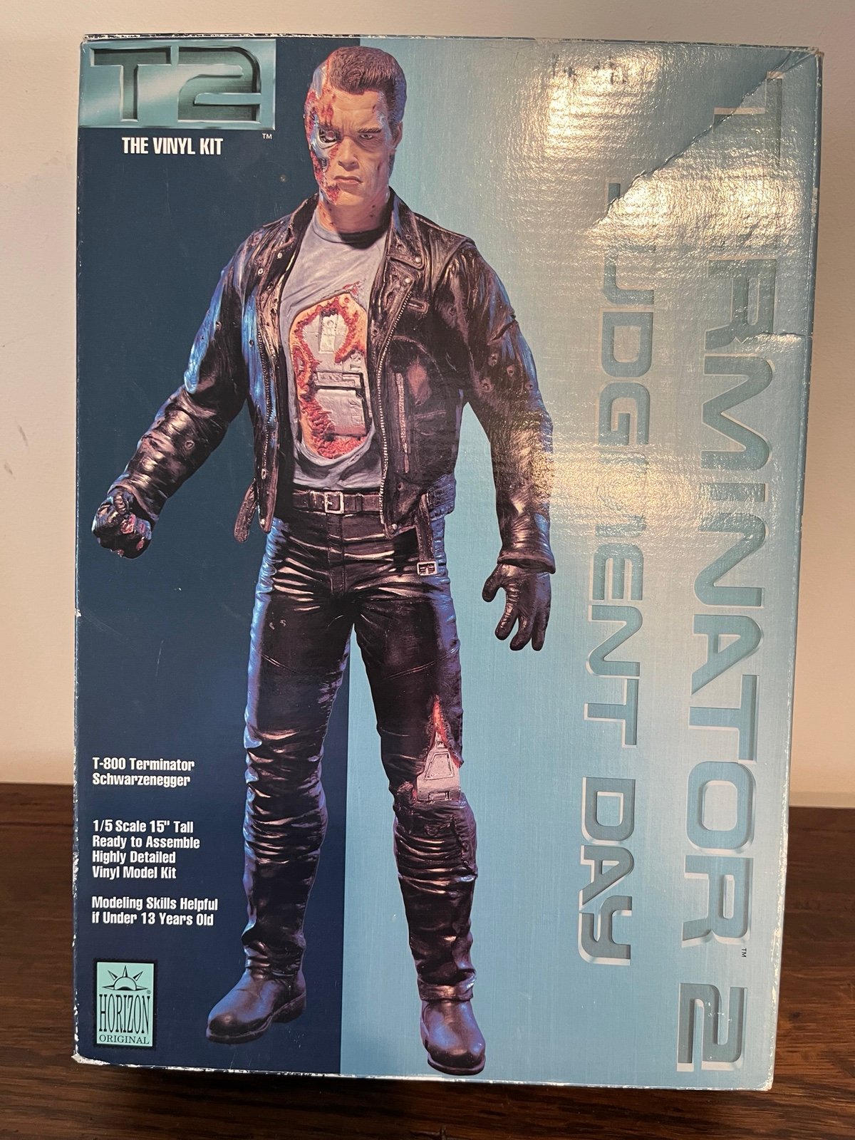 Horizon Terminator 2 Vinyl Model Kit