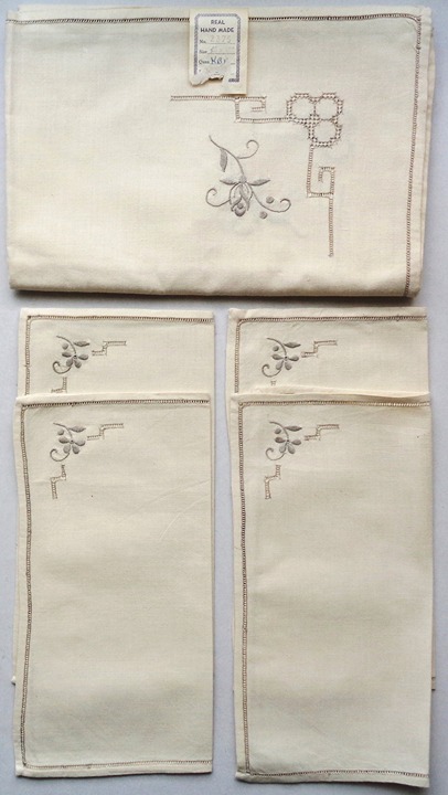 Vintage Embroidered Linen Tablecloth & Napkins - Real Hand Made Tag - 5 pc set -