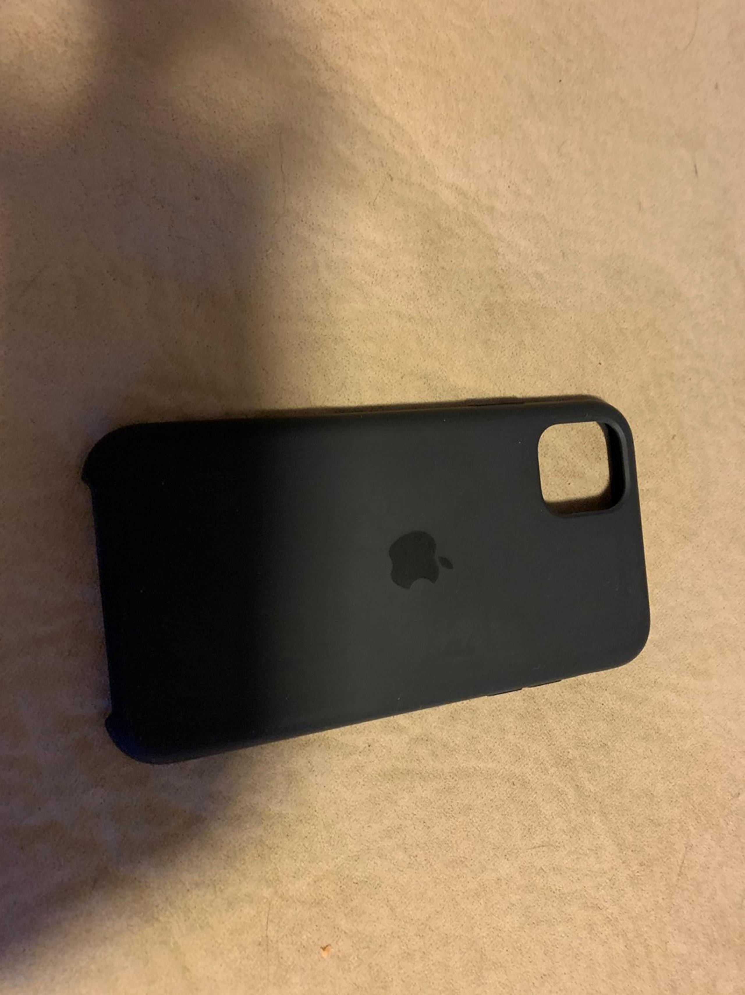 Apple iPhone 11 Silicone Case  in Black