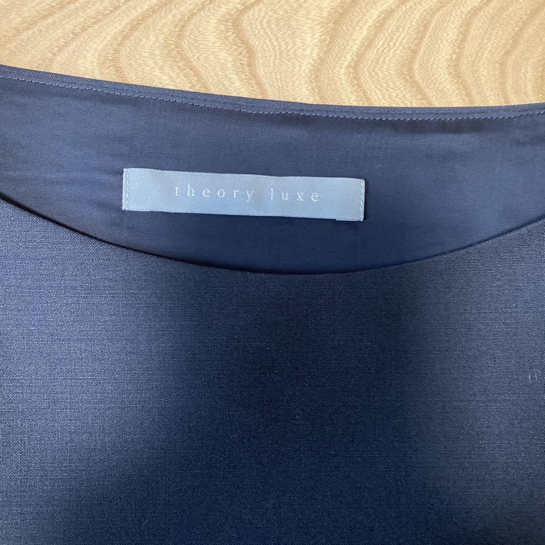 Excellent Condition Theory luxe Executive Jacket Size 36 and