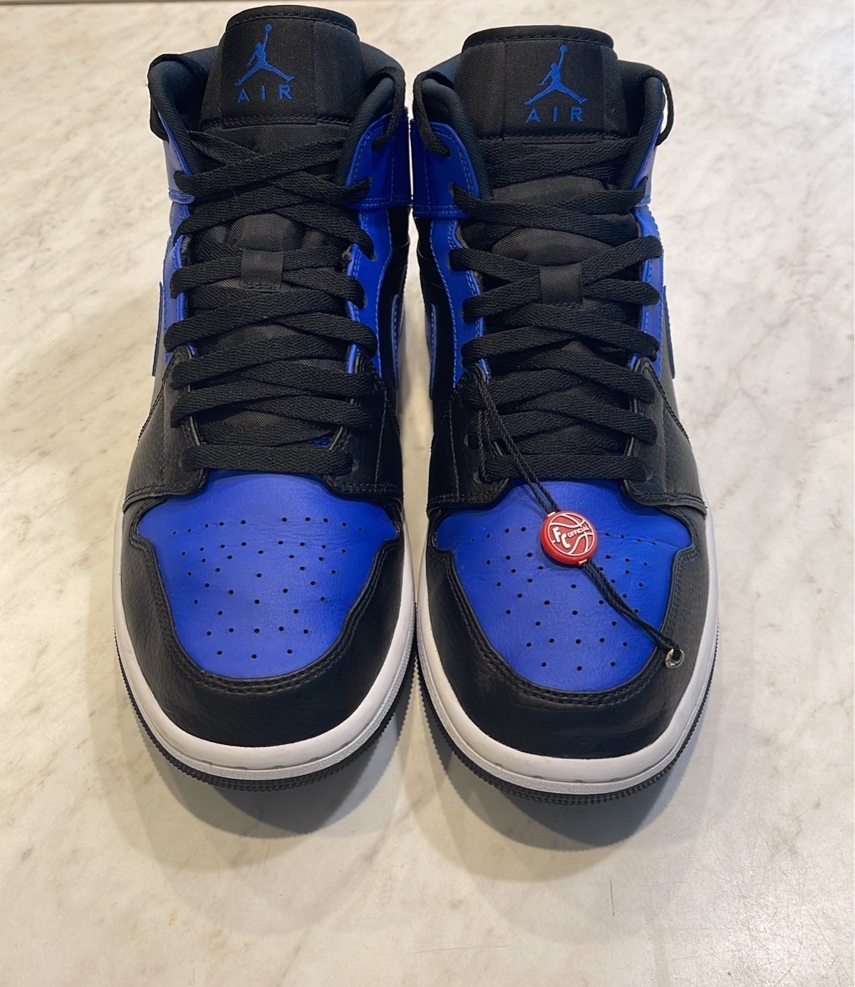AIR JORDAN 1 MID HYPER ROYAL Size 10 M US