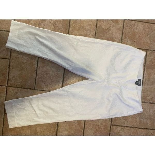 Neiman Marcus White Ankle Pants (SZ M)