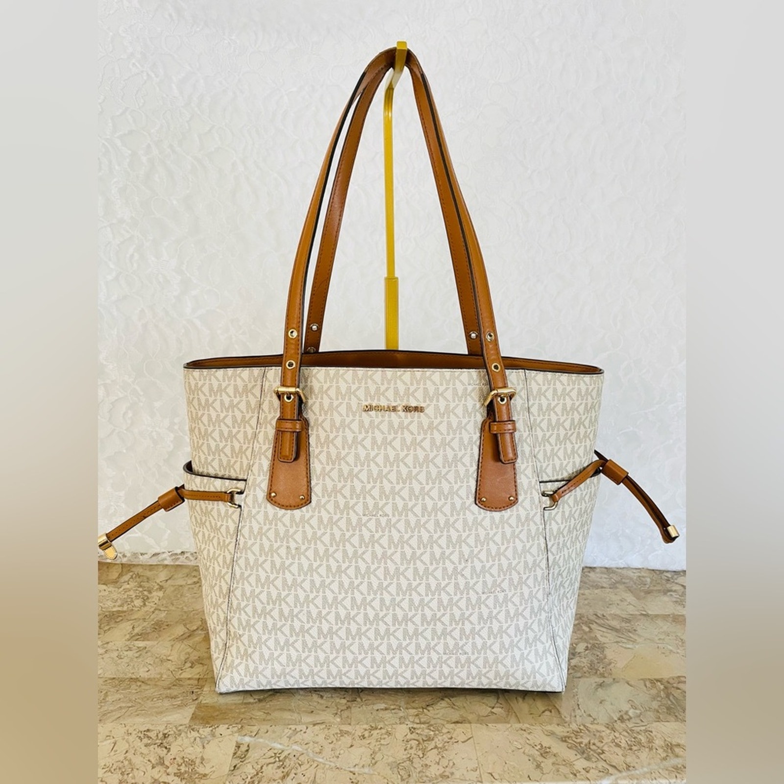 michael kors voyager vanilla