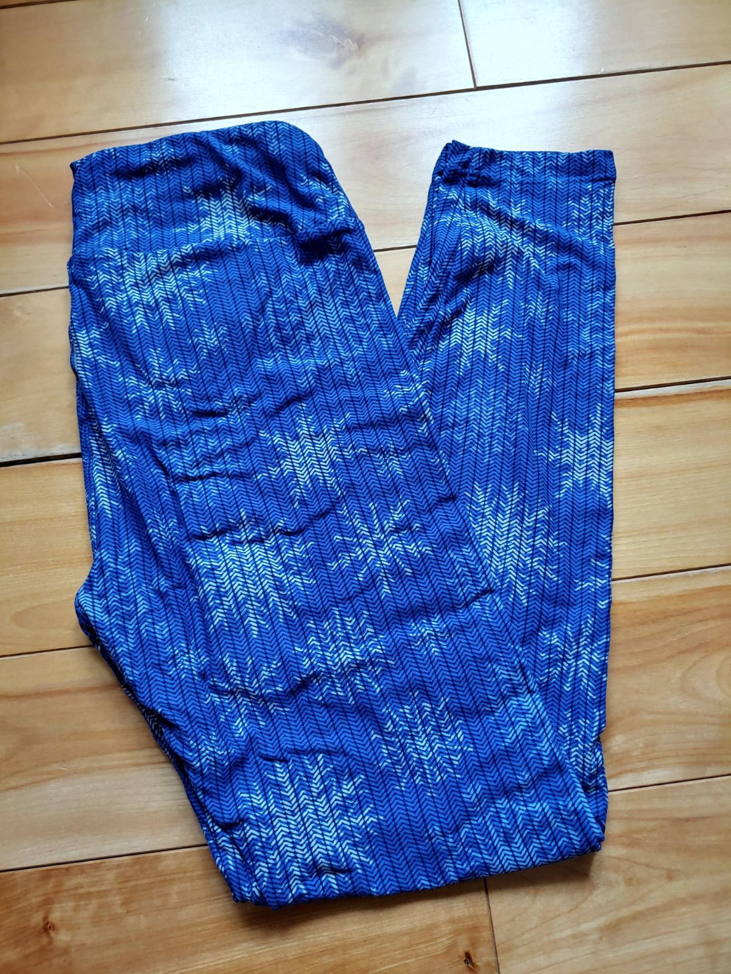EUC OS Vintage Christmas Leggings