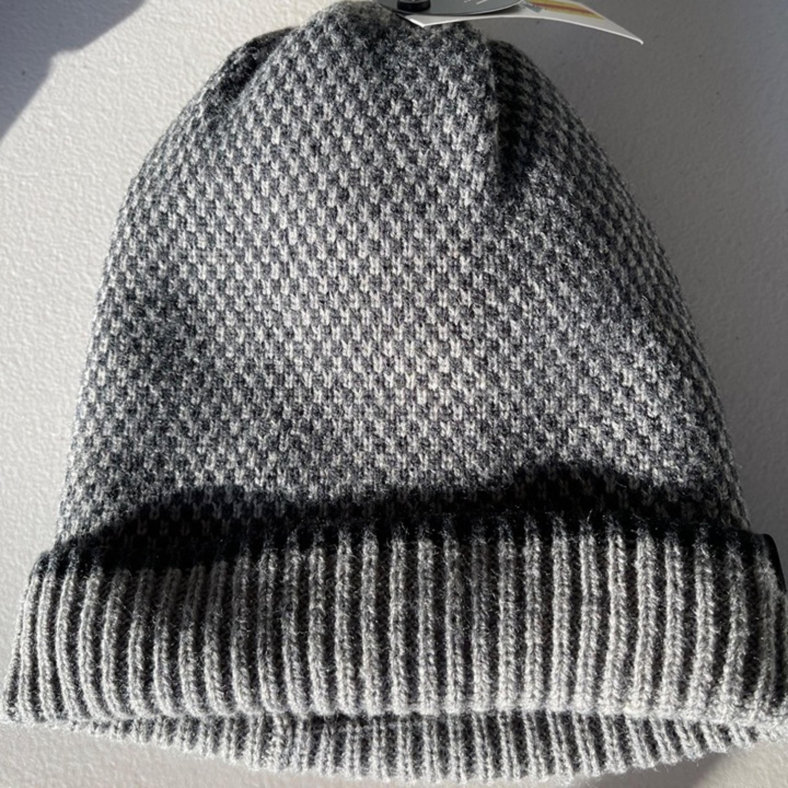 Dockers Mens Black & Gray Knit Beanie Hat Sherpa Lined For Warmth One Size Fits