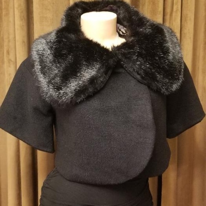 Cape Shrug Coat Jacket Size Medium M New