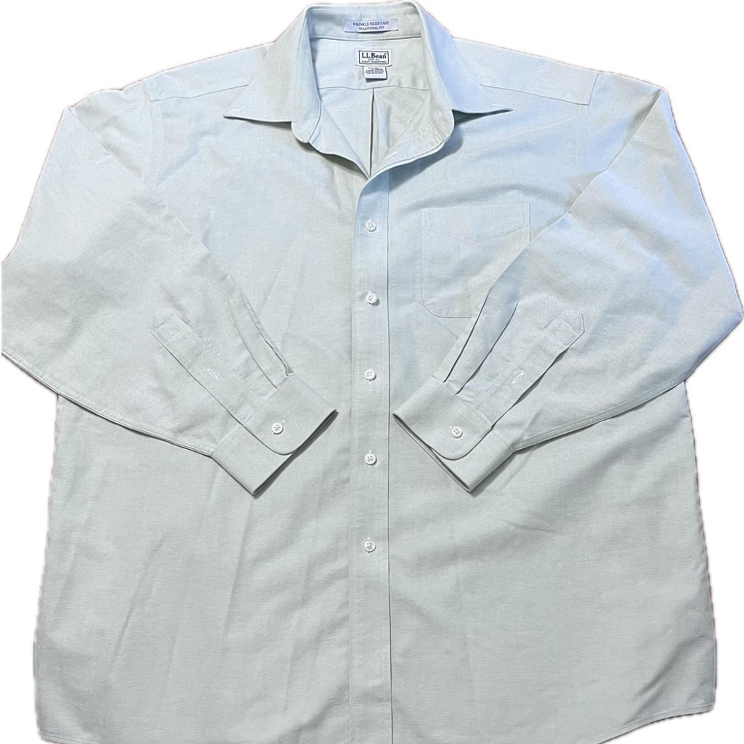 Men's LL Bean Light Green Wrinkle Resistant Button Up Shirt