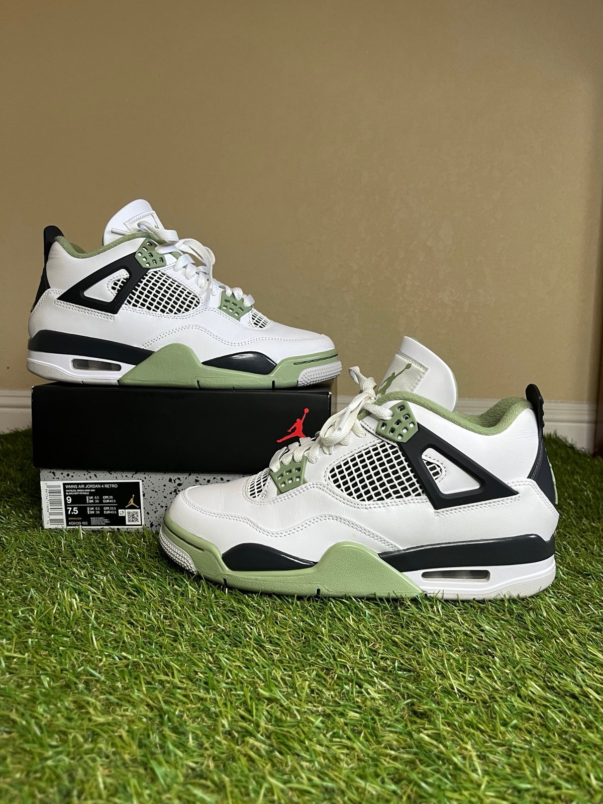 Jordan 4 retro “sea foam”