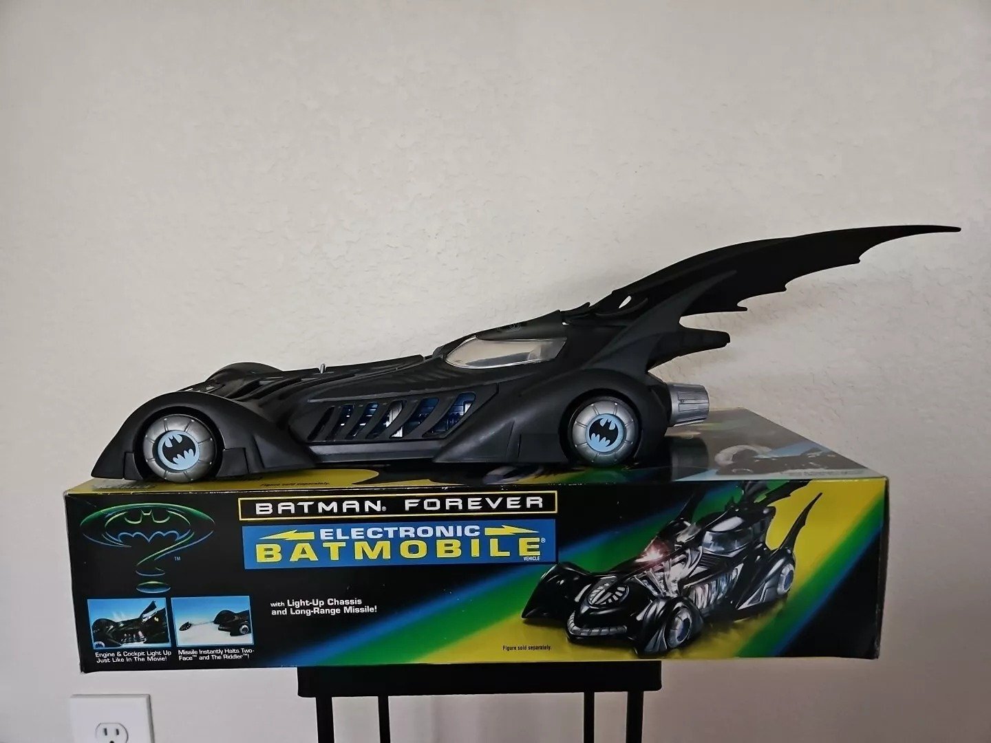 Forever 1995 Electronic Batmobile (Kenner Vintage Vehicle)