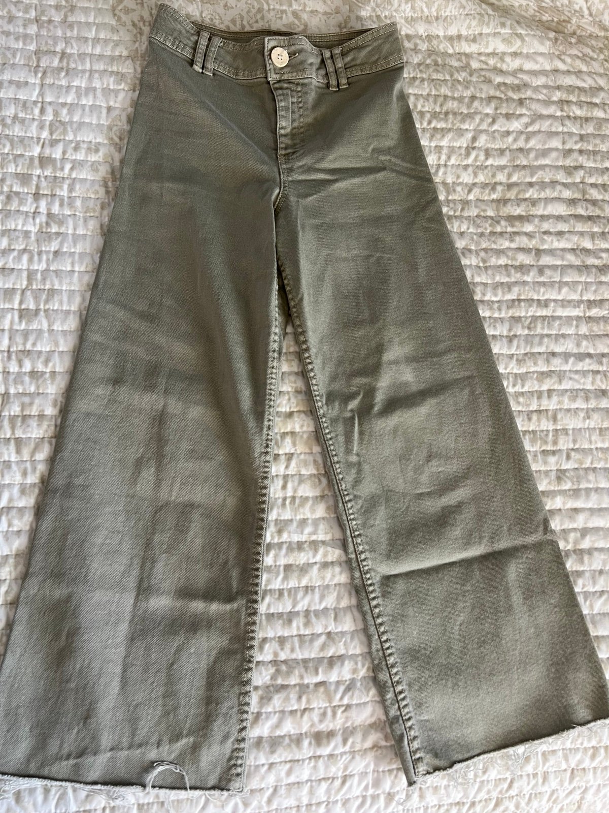 ZARA brand new olive green wide leg jeans. Girls size 11/12 year.