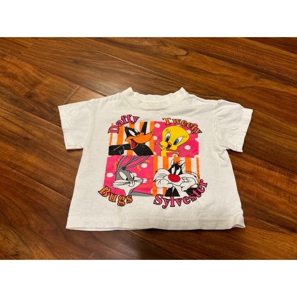 Looney Tunes Vintage 1997 Daffy Duck Sylvester Tweety Bird Bugs Bunny tee shirt.