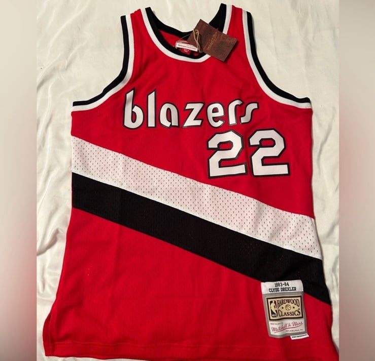 Mitchell & Ness Swingman Portland Trail Blazers 1983-84 Clyde Drexler Jersey