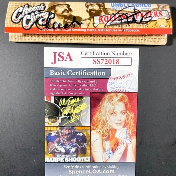 Cheech Marin & Tommy Chong Signed Cheech & Chong Rolling Papers B JSA COA