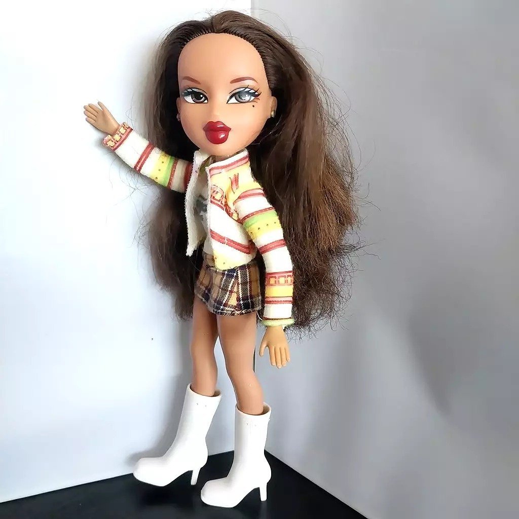 Bratz Doll Yasmin Restyled Plaid Skirt Troop Shirt Jacket Red Lips 10