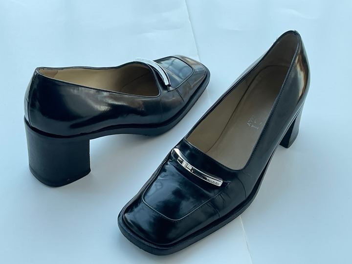 Gucci Women Dress Shoes Black Leather Slip On Pump Heel Made in Italy Size 35.5C