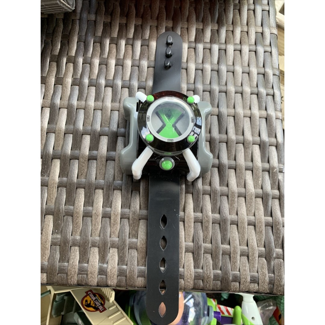 Ben 10 Omnitrix Watch Playmates 2017