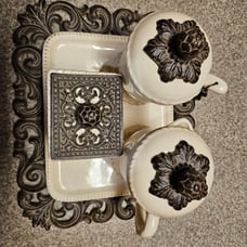 GG 3 piece tea set in perfect condition