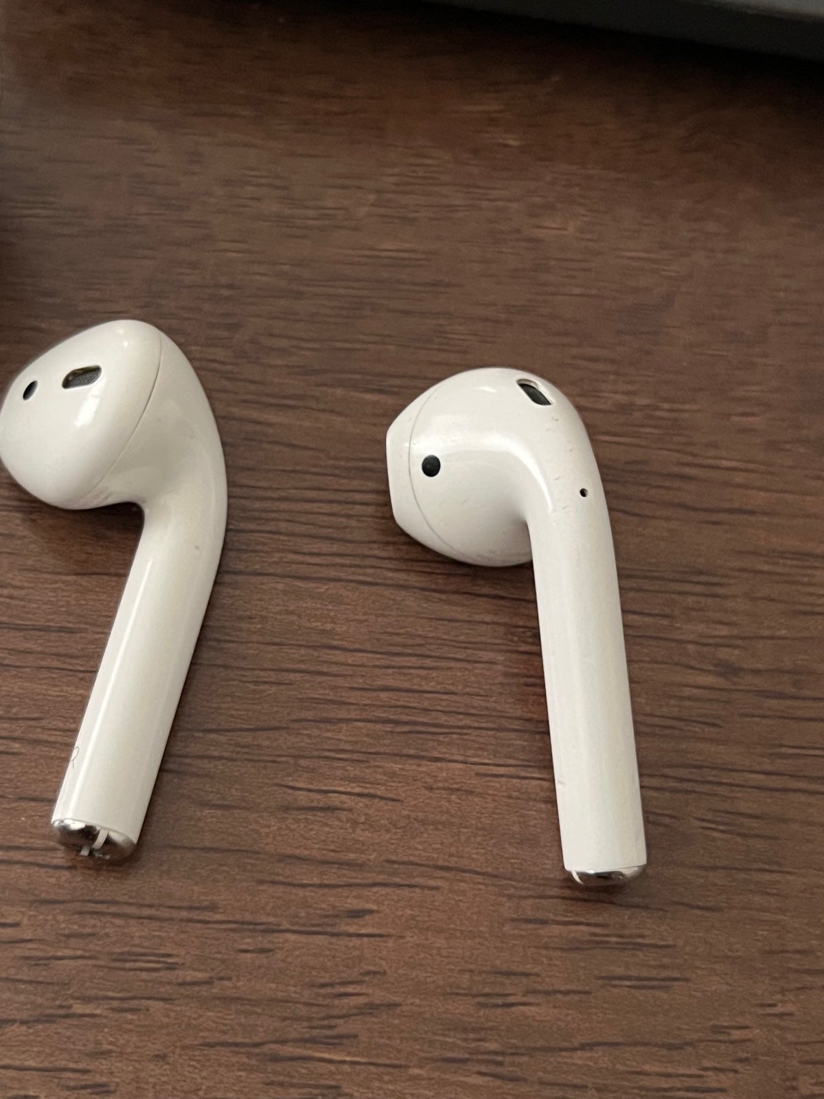 Apple AirPods 2nd generation