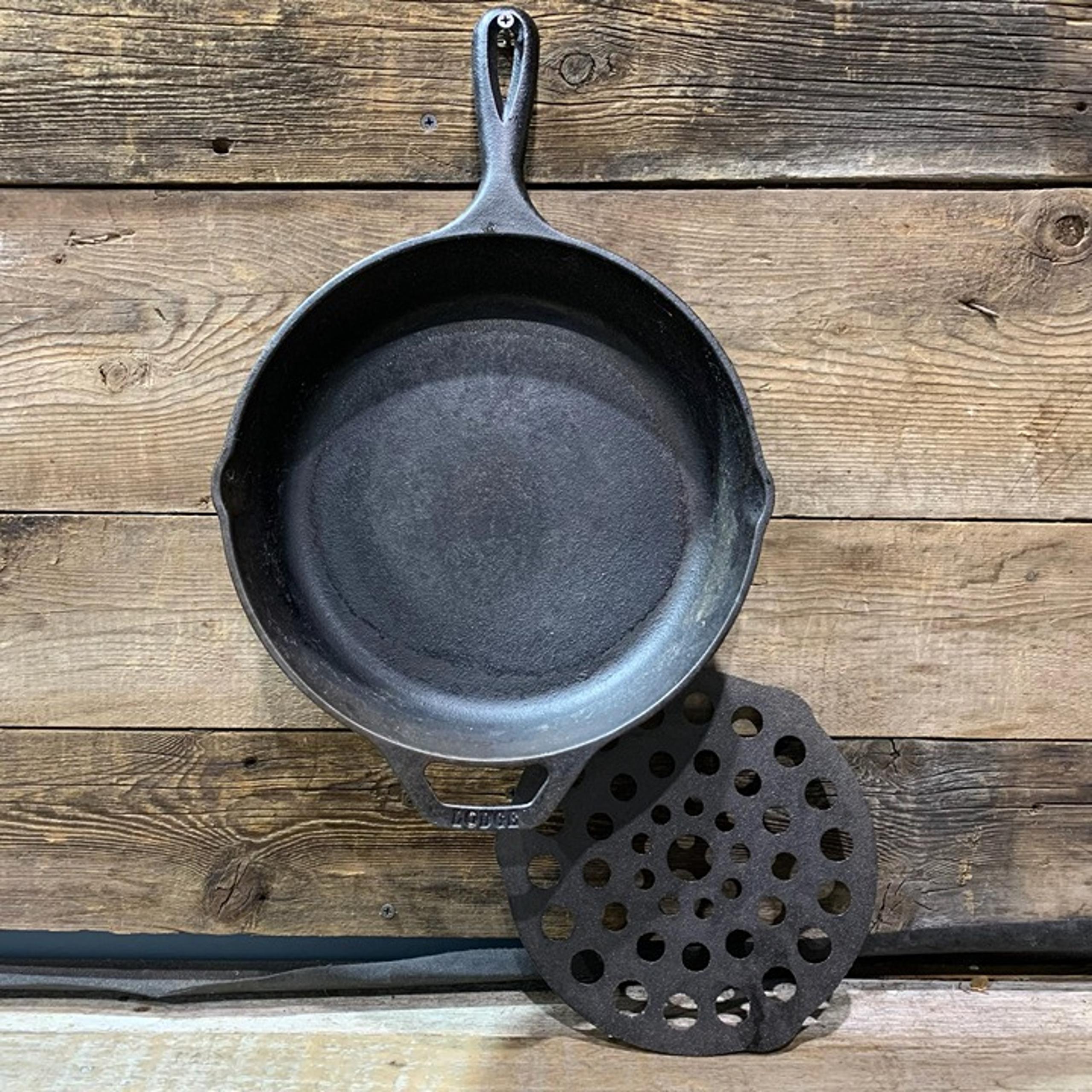Lodge, No. 8 Cast Iron Skillet with Trivet, 8SK