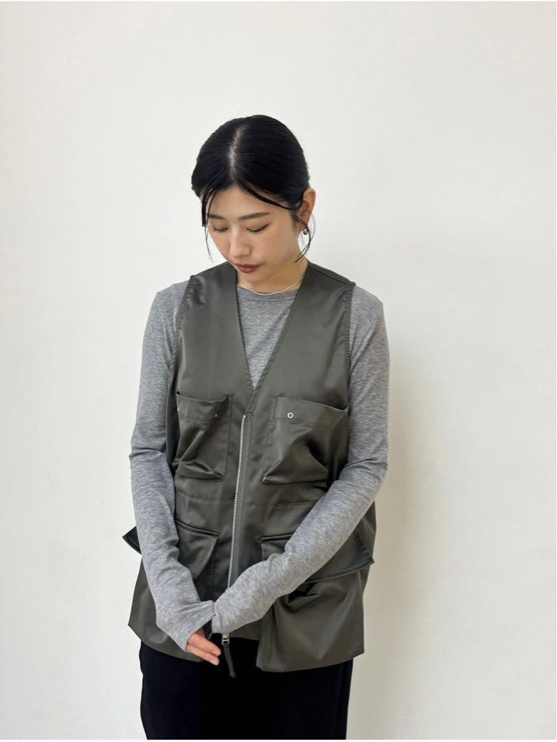 【emi】Satin Pocket Vest Satin Pocket Vest