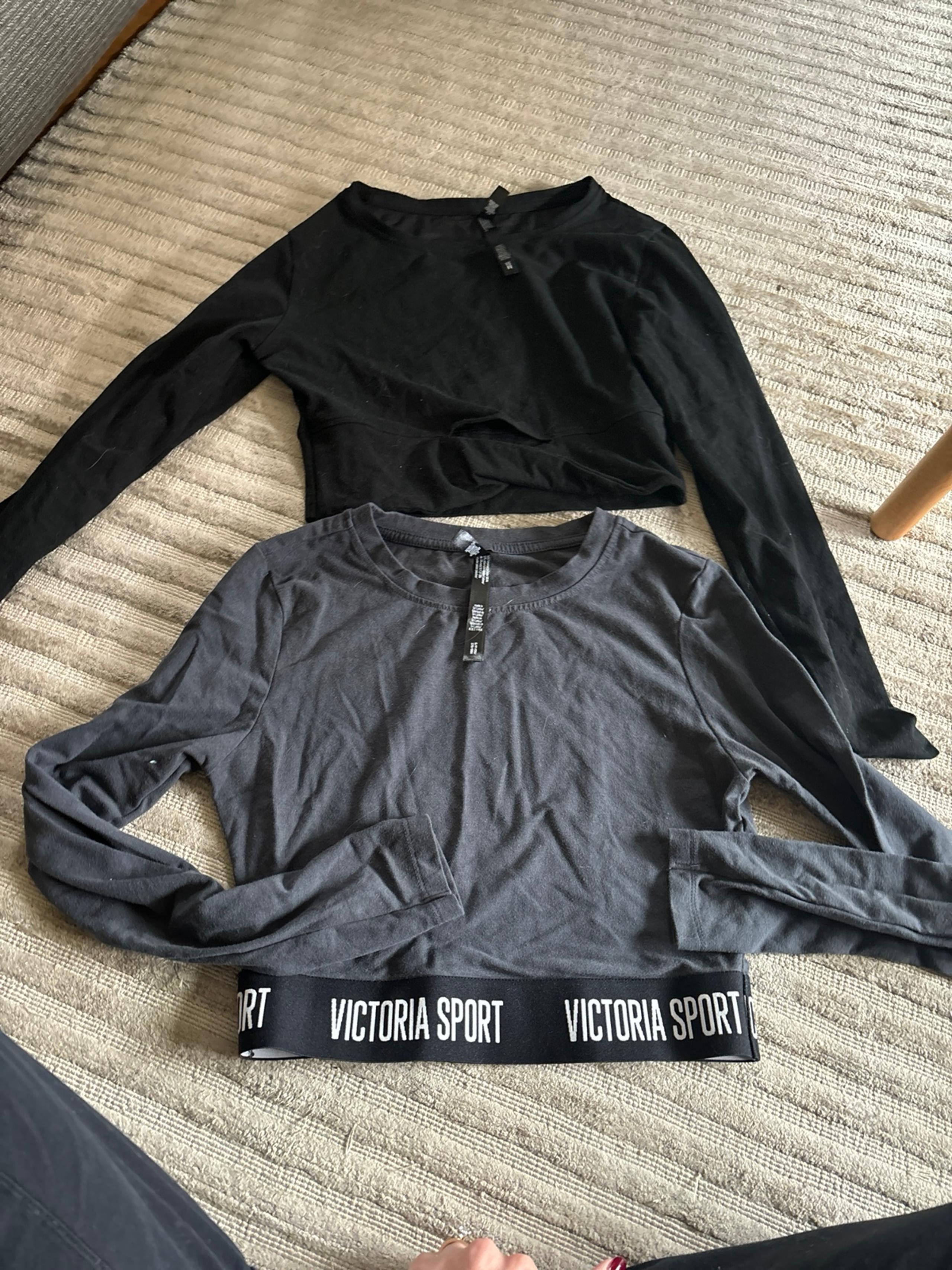 Victoria Sport long sleeve crop workout tops