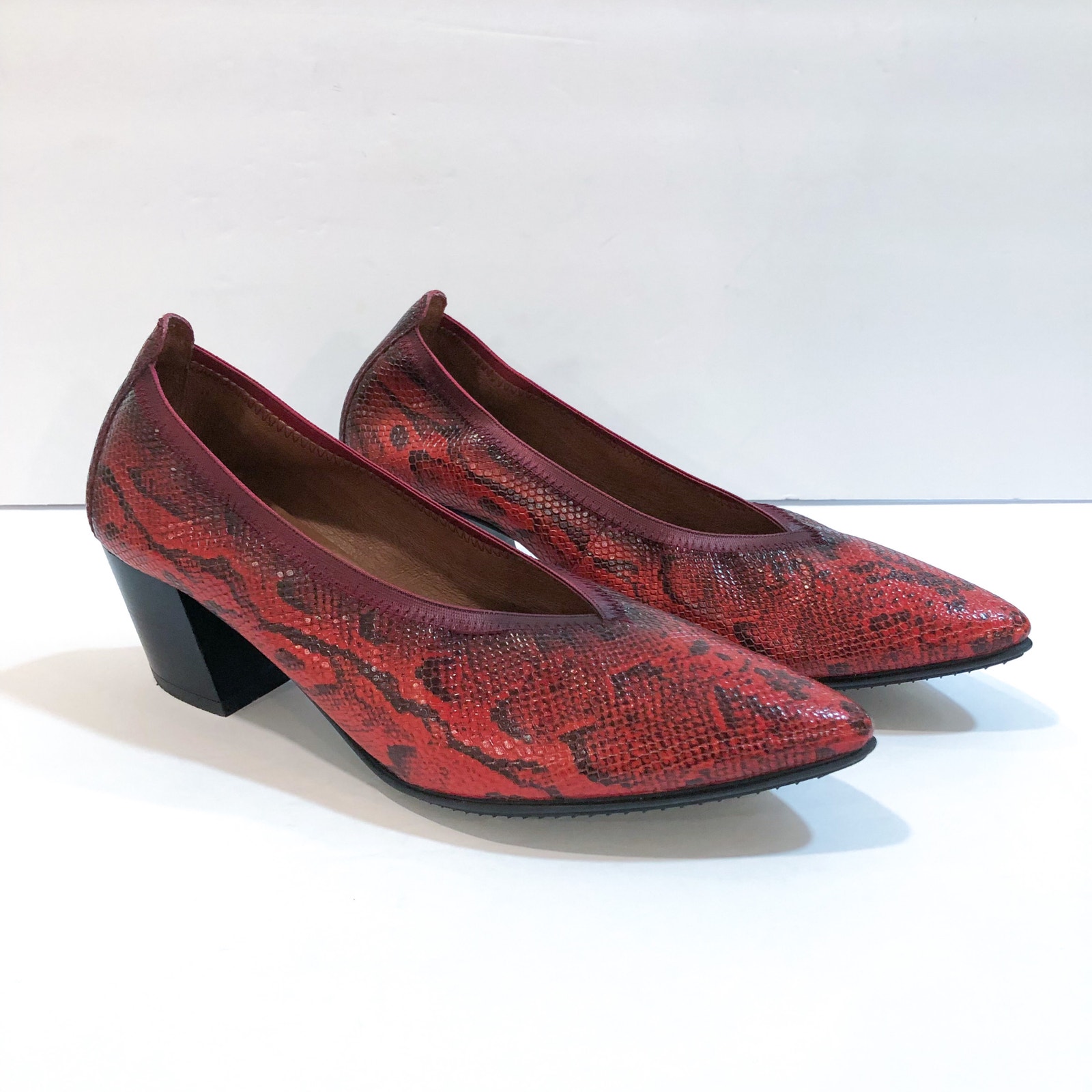 Hispanitas Red Snakeskin Leather Pointed Toe Pumps