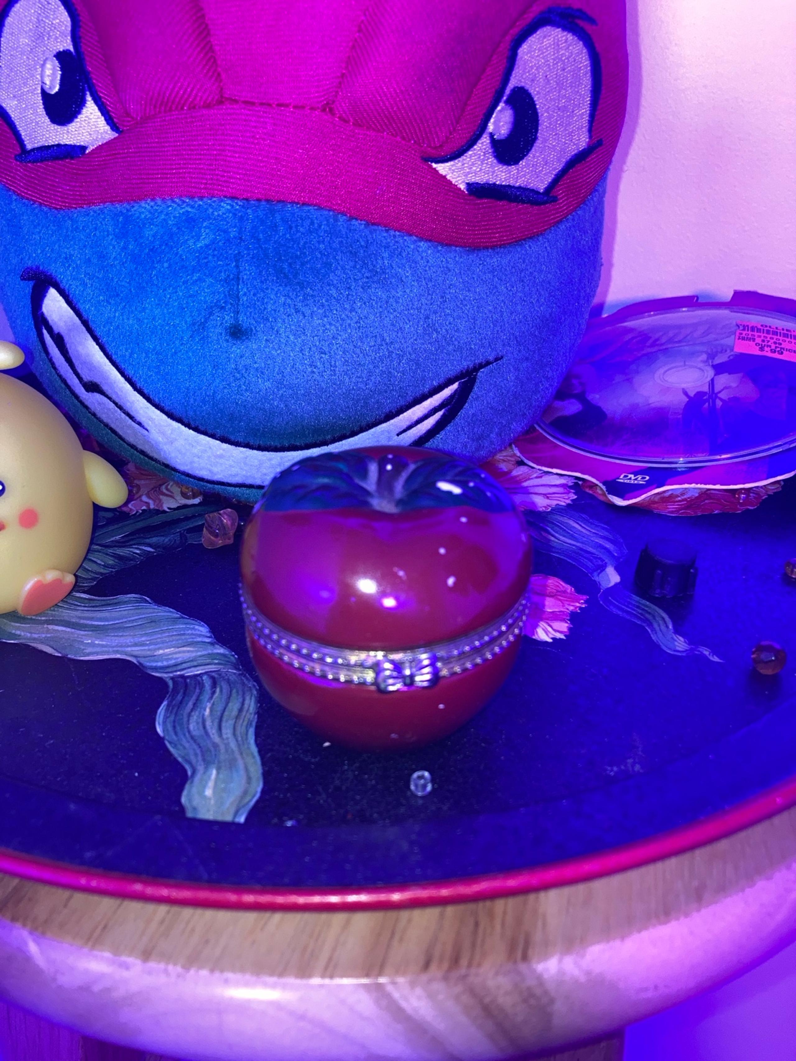 Thè apple ashtray
