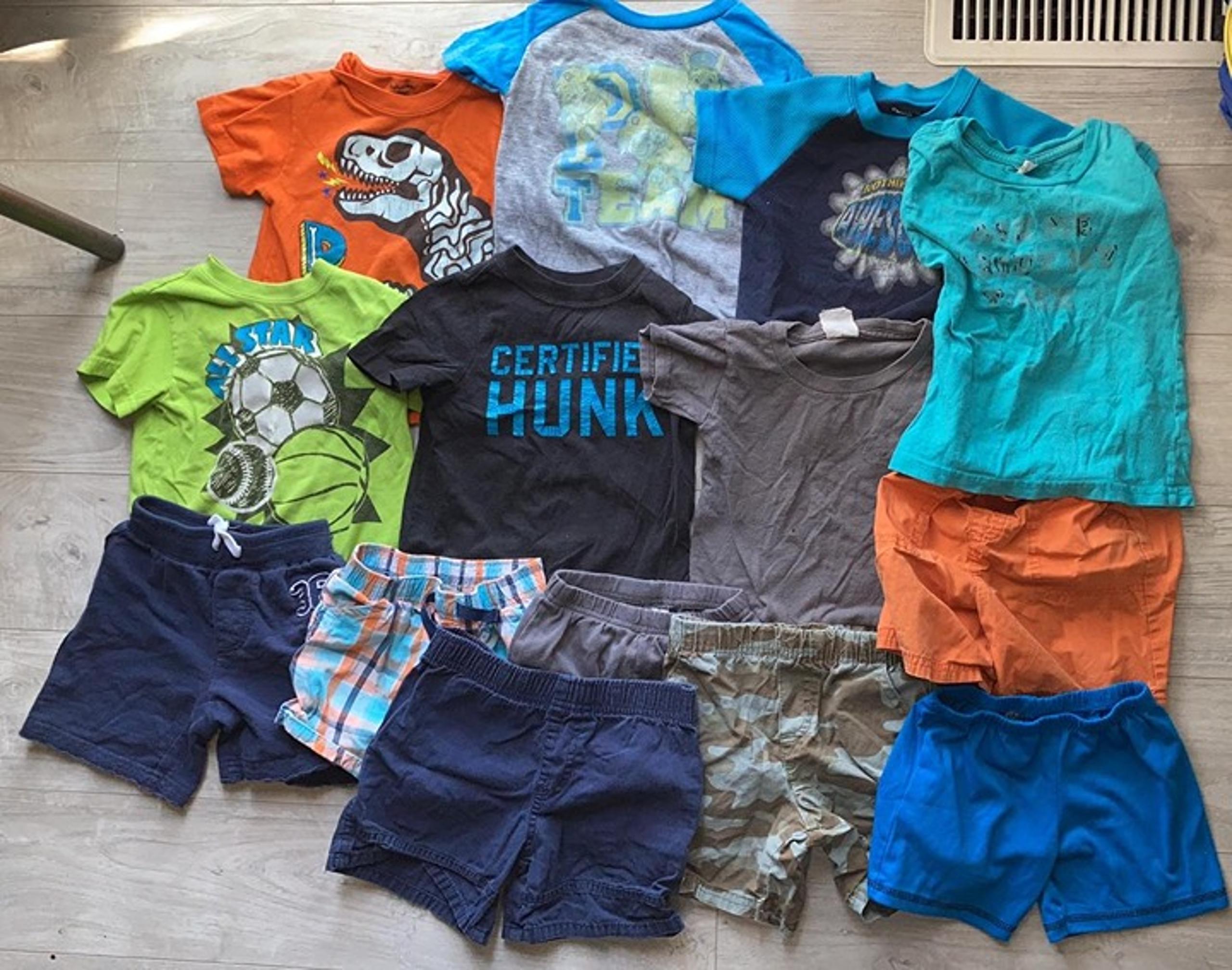 Used Large Lot of Boys Clothes Size 2T/24months: 14 Pieces of Shorts & T-Shirts