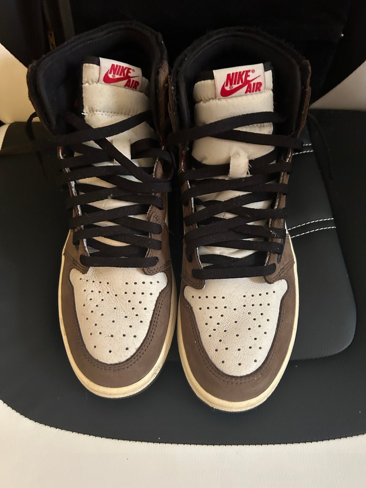 Jordan 1 travis scott mocha