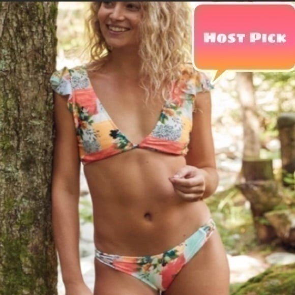 Woman’s Eidon bikini xsmall bottom small top NWT
