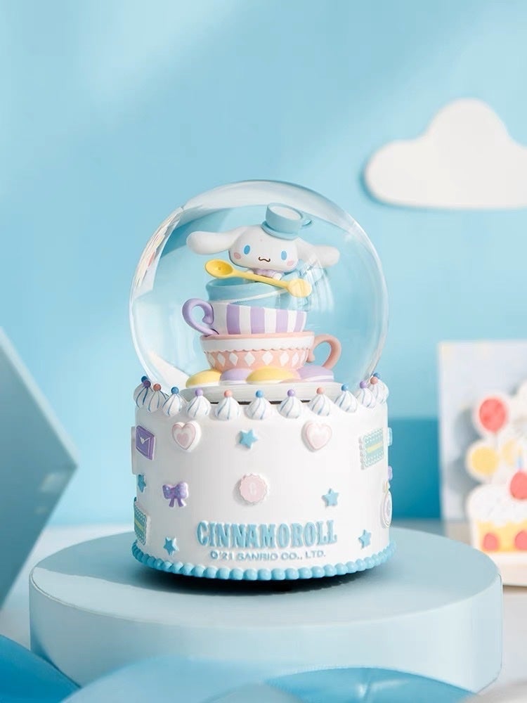 Sanrio Cinnamoroll snow globe & music box
