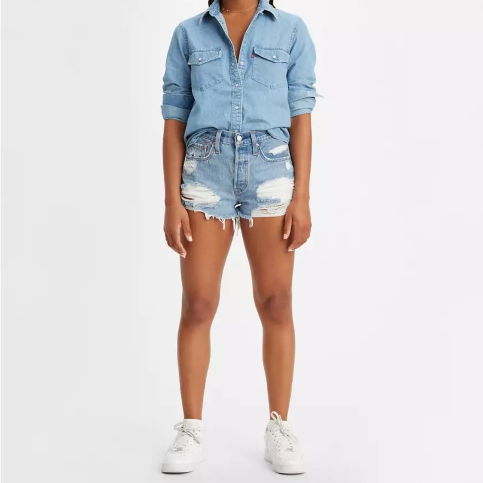 NWOT Levi’s 501 Women’s High Rise Medium Wash Distress Denim Shorts Size 29