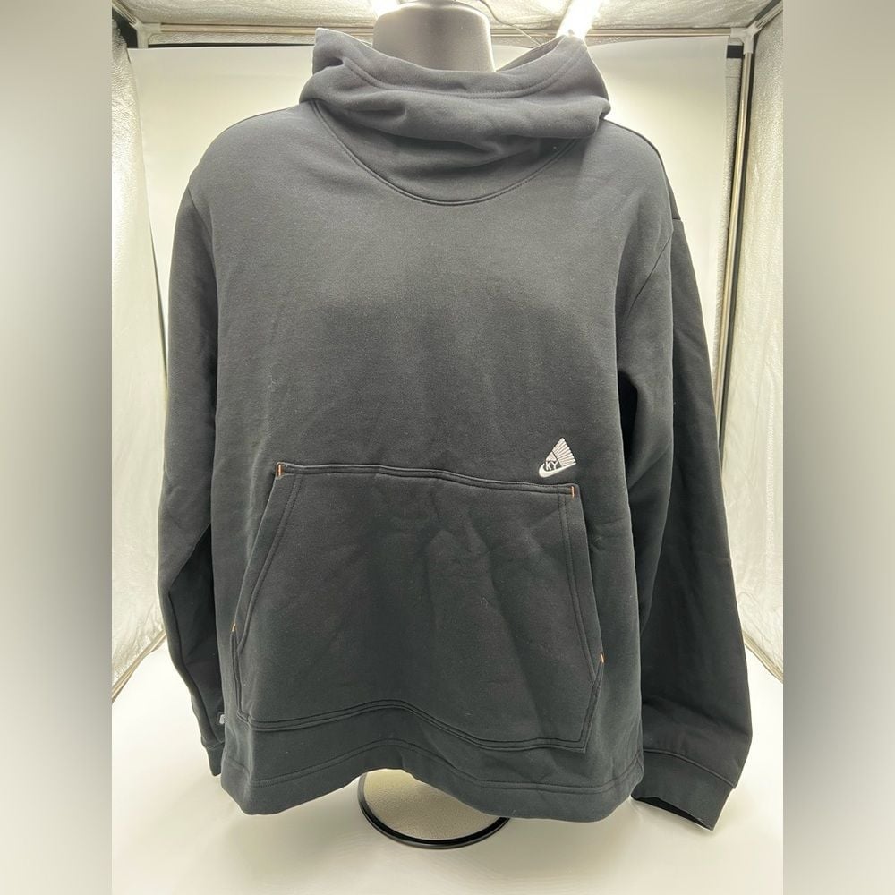 New Men's Kyrie Irving limited edition Nike hoodies DQ6111-010 size Medium.