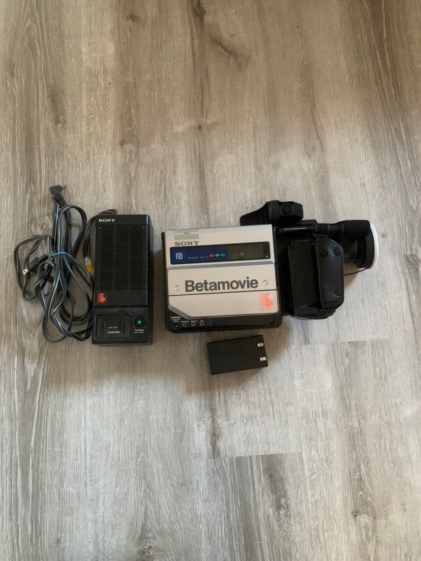 VTG Camcorder Sony Betamovie BMC-110 Video Battery, Charger UNTESTED Sold As Is