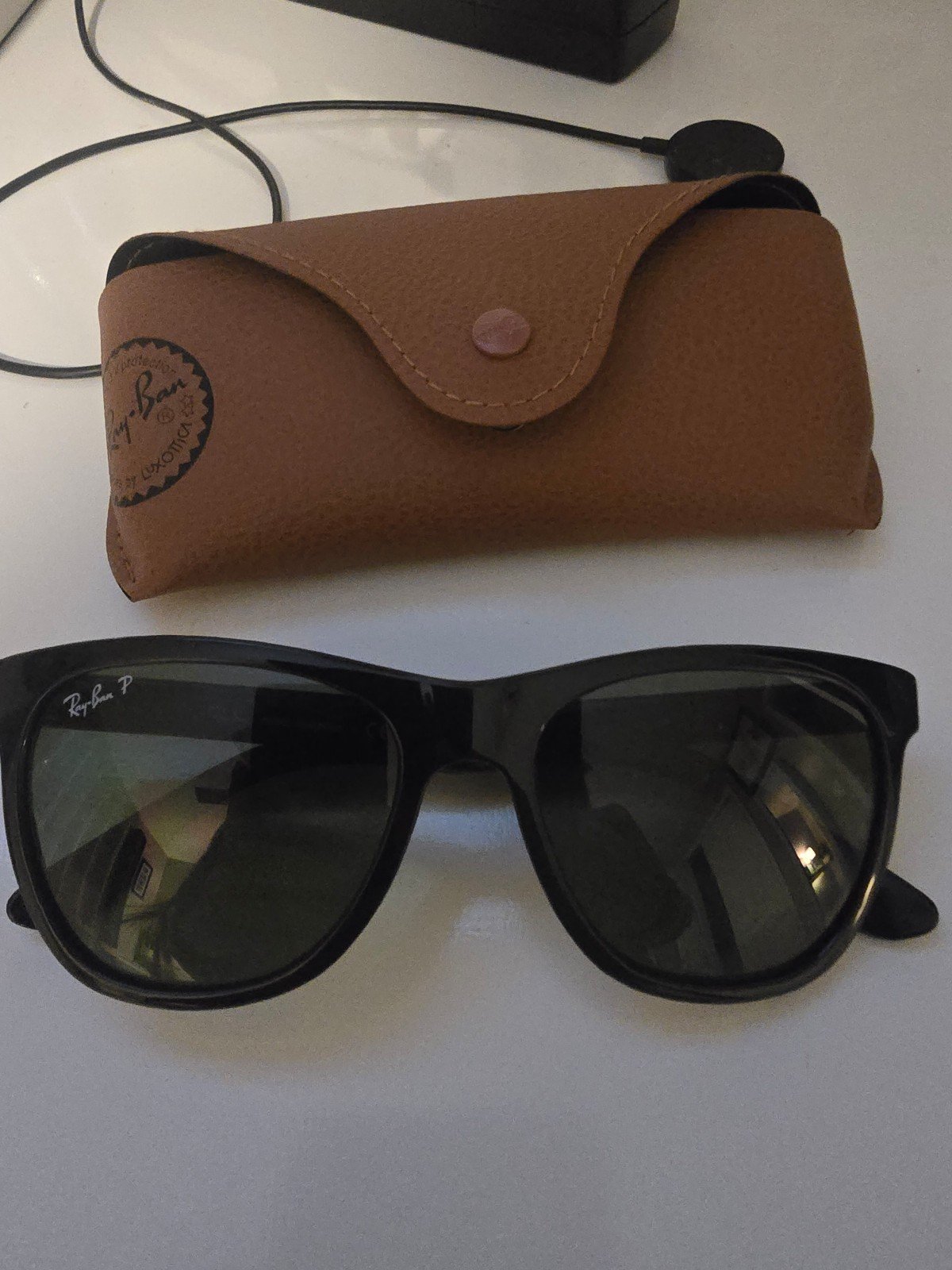 Raybans rb4184