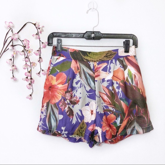NWT R&J Couture Floral Patterned Shorts