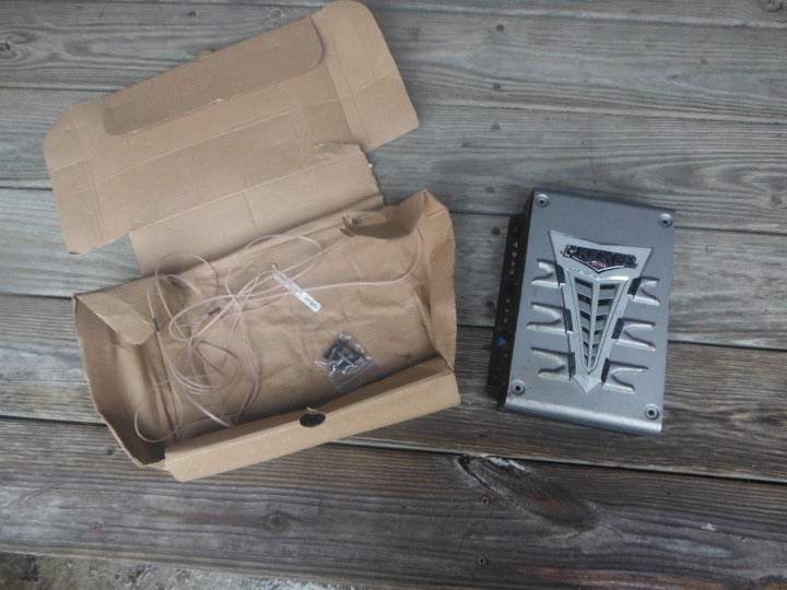 KICKER AMPLIFIER/SUB WOOFER/ BASS KNOB